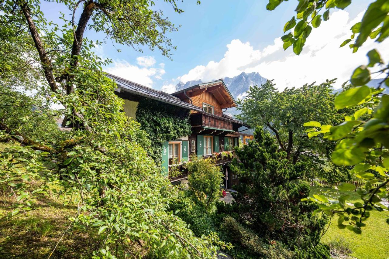 Alpenrelax Haus Weidmannsheil Wohnen Im Romantischen Forsthaus Werfen Eksteriør bilde